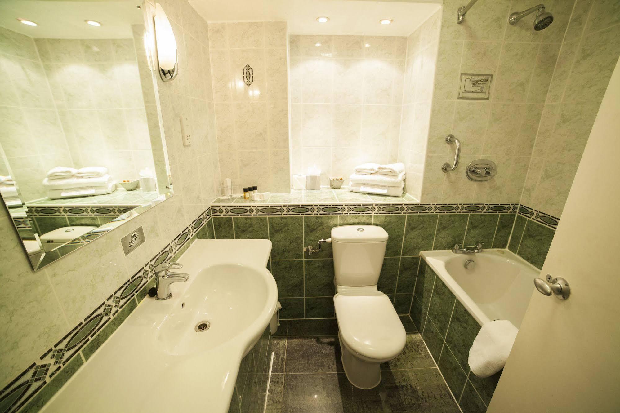 Treehouse Hotel Лондон Екстериор снимка
